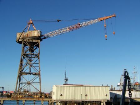 break cargo crane